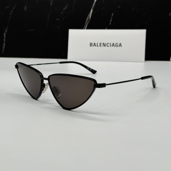 NEW BALENCIAGA WOMEN CAT EYE SUNGLASSES - Picture 5 of 10